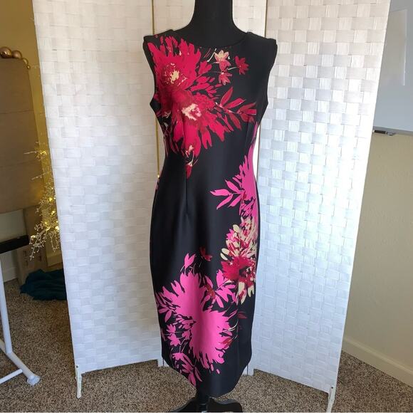 Gabby Skye Dresses & Skirts - Gabby Skye Sleeveless Floral Printed Scuba Dress Women’s Size 6